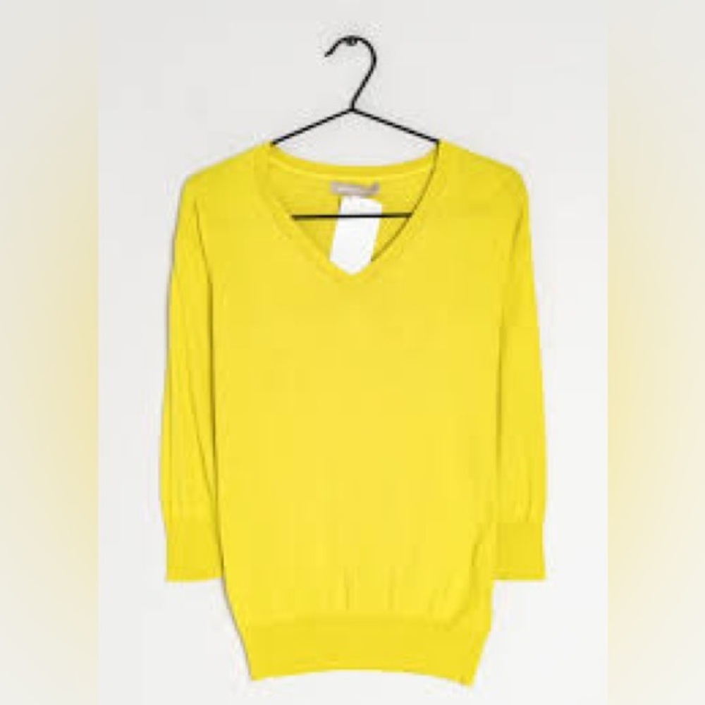 Banana Republic Yellow silk blend V-Neck Women's Sweater S 🍋